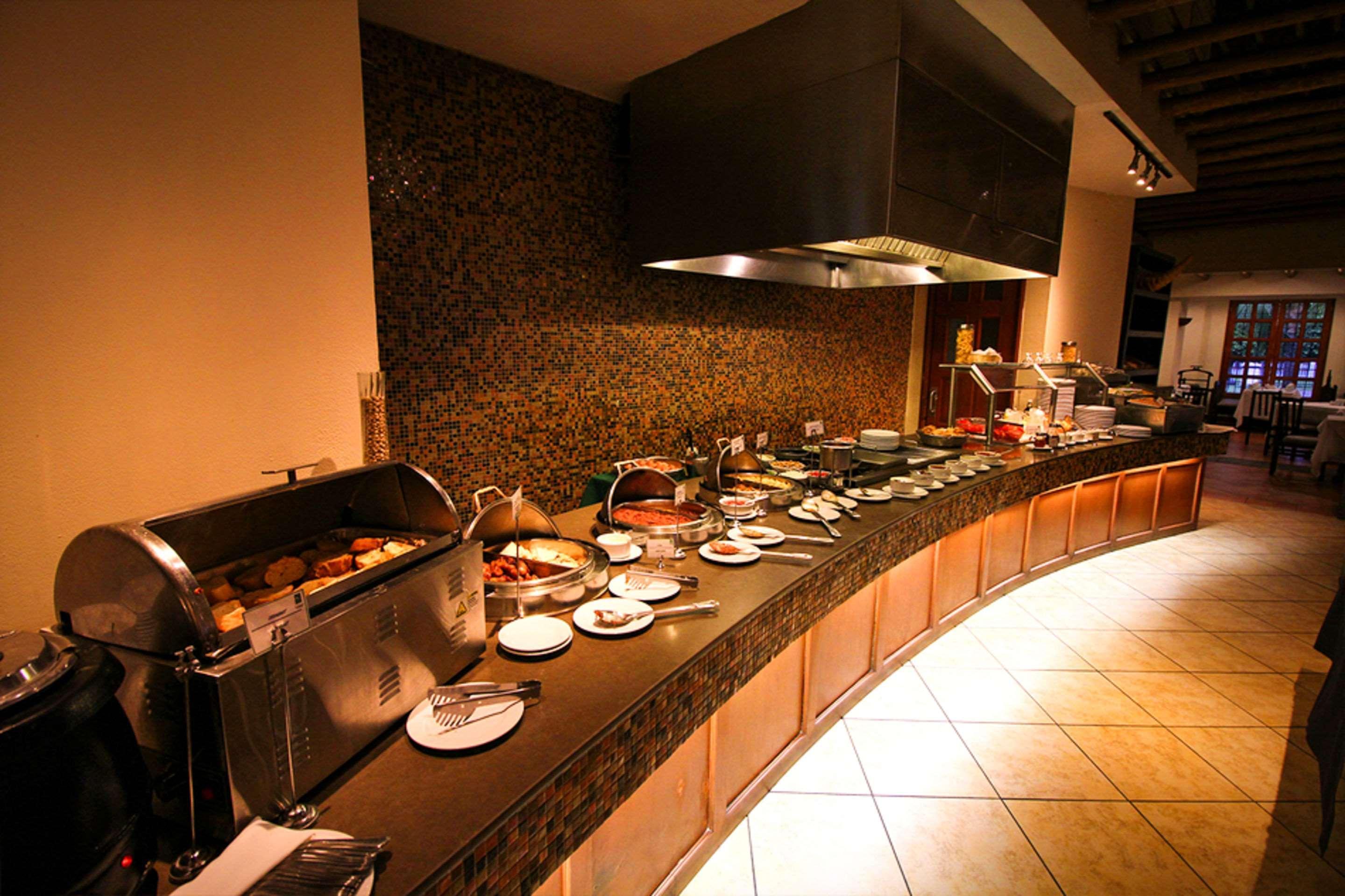 Quality Hotel Real Aeropuerto San Salvador San Luis Екстер'єр фото