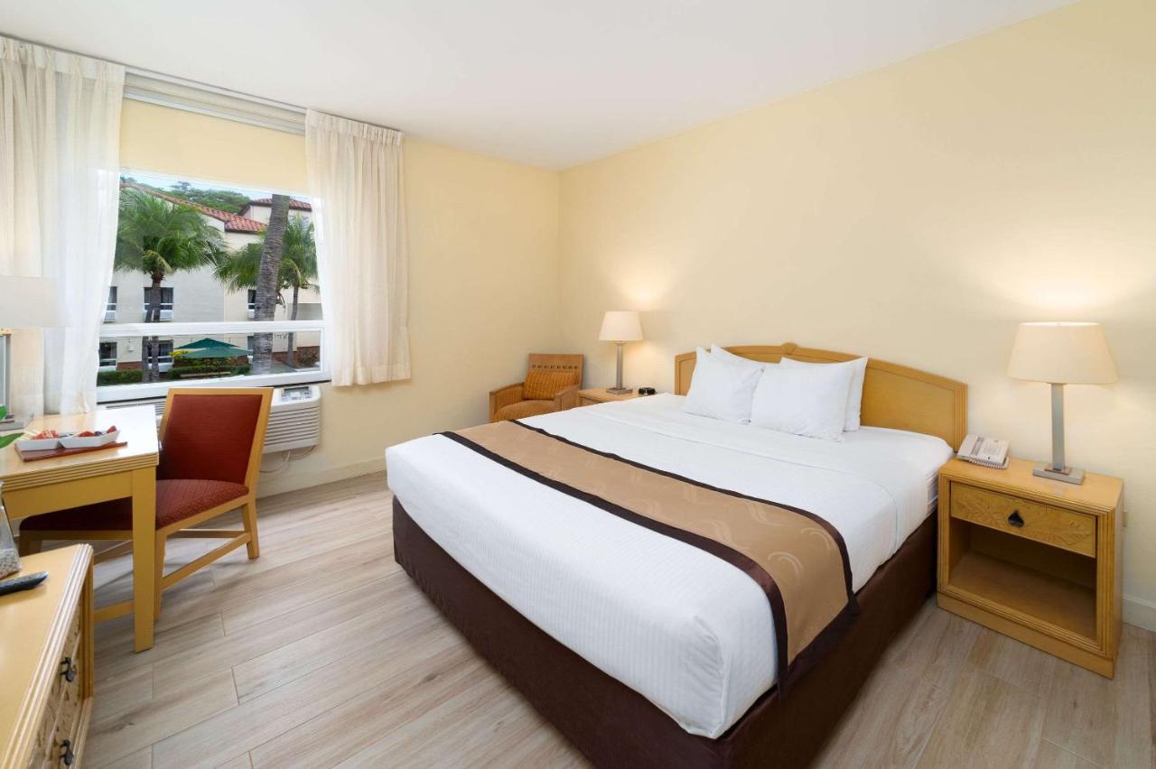 Quality Hotel Real Aeropuerto San Salvador San Luis Екстер'єр фото