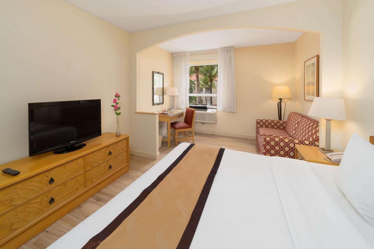 Quality Hotel Real Aeropuerto San Salvador San Luis Екстер'єр фото