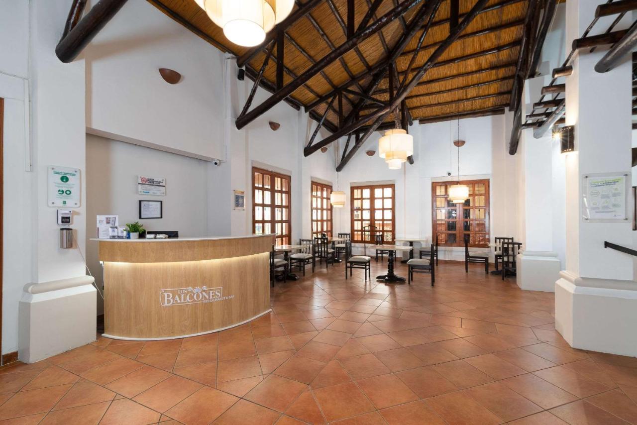 Quality Hotel Real Aeropuerto San Salvador San Luis Екстер'єр фото