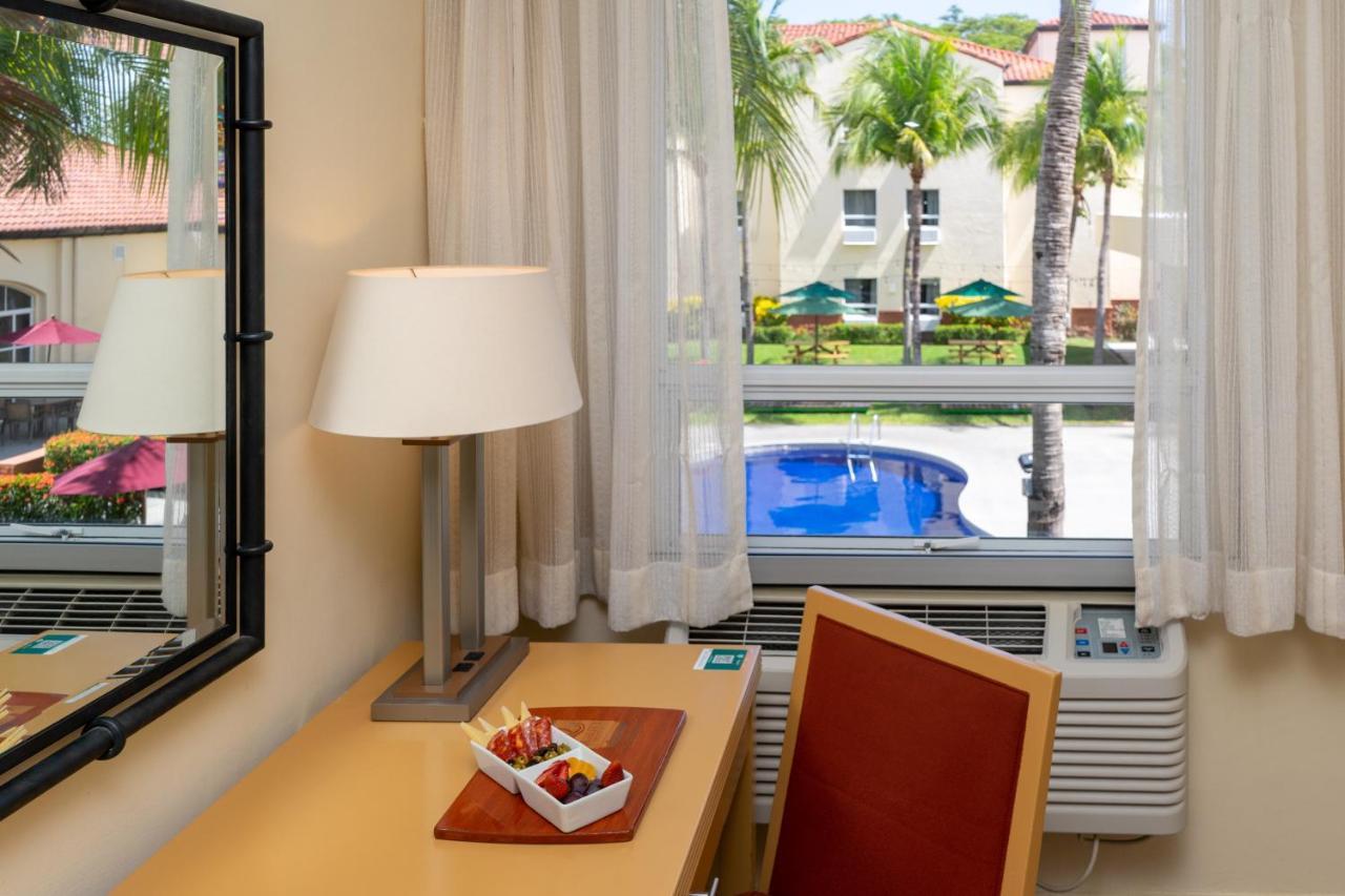 Quality Hotel Real Aeropuerto San Salvador San Luis Екстер'єр фото