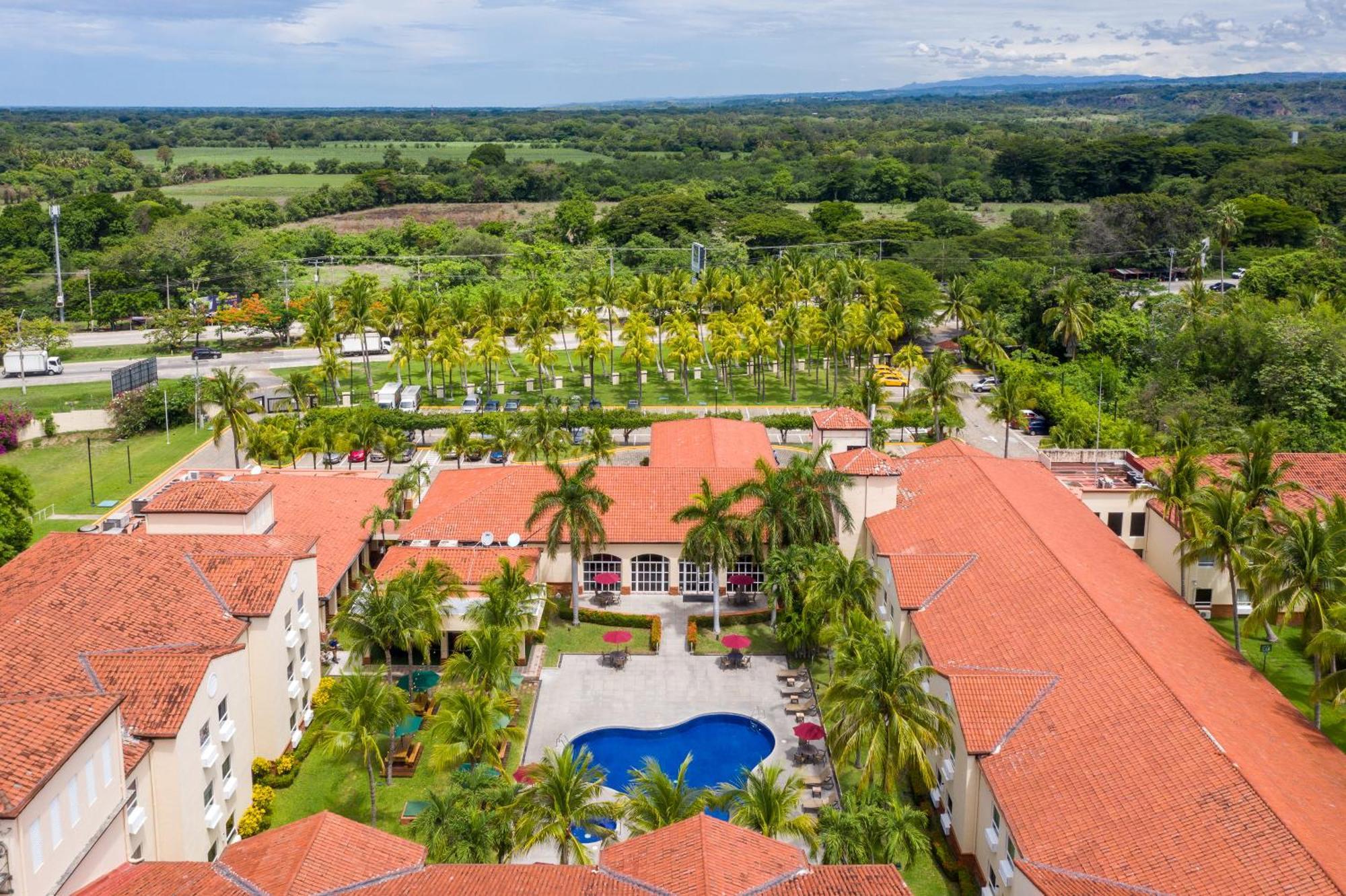 Quality Hotel Real Aeropuerto San Salvador San Luis Екстер'єр фото